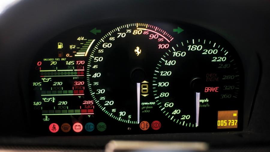 Панель приборов Ferrari F50 owned by Mike Tyson 1995 года  (фото 20 из 33)